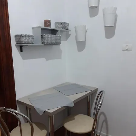 Newly Refurbished With Patio *