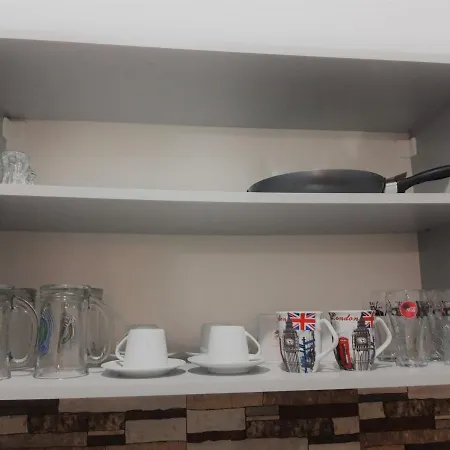 Apartment Newly Refurbished With Patio